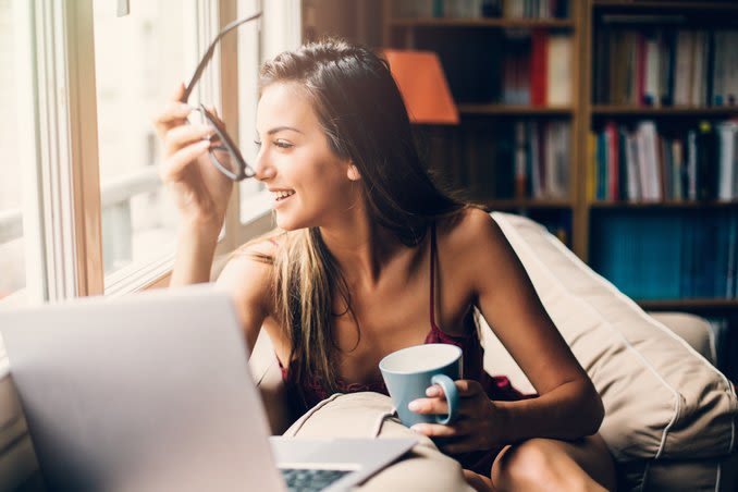Lunettes et lentilles de contact : comment profiter des deux