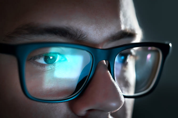 Dijital göz yorgunluğu neden olur | All About Vision