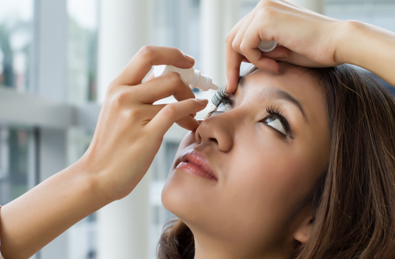 目薬の差し方 - AllAboutVision.com