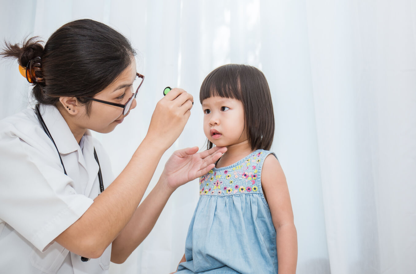 近視の原因：あなたのお子さんの発症リスクは？