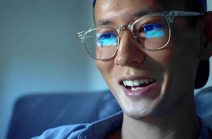 コンピュータービジョン症候群とデジタルデバイスによる眼精疲労